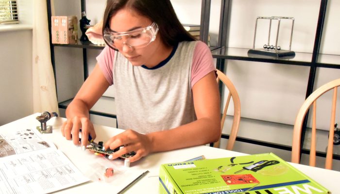 WeMake Soldering girl goggles working lifestyle